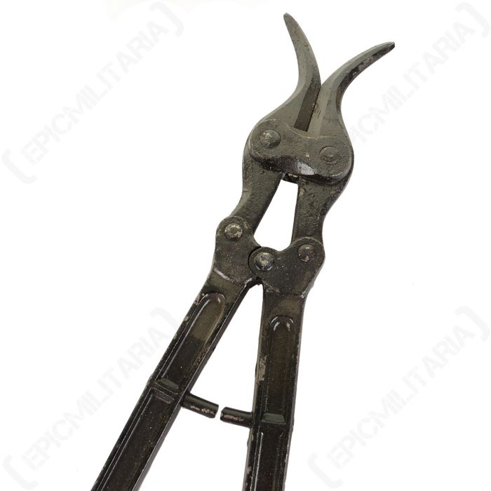Close-up of compound pivot mechanism on Swedish army wire cutters