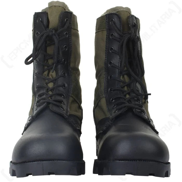 Front view of US Panama jungle boots with 9 metal eyelets and black laces