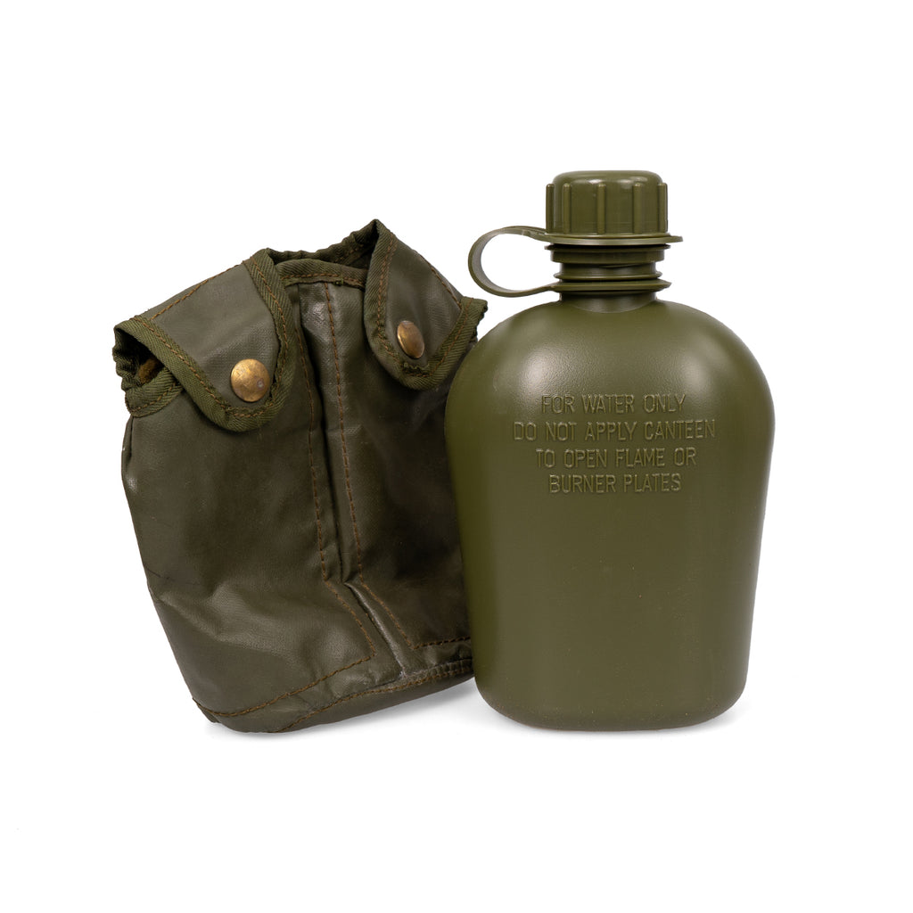 Belgian Army 750ml olive drab plastic canteen with its heavy-duty fleece-insulated vinyl pouch and brass press studs.