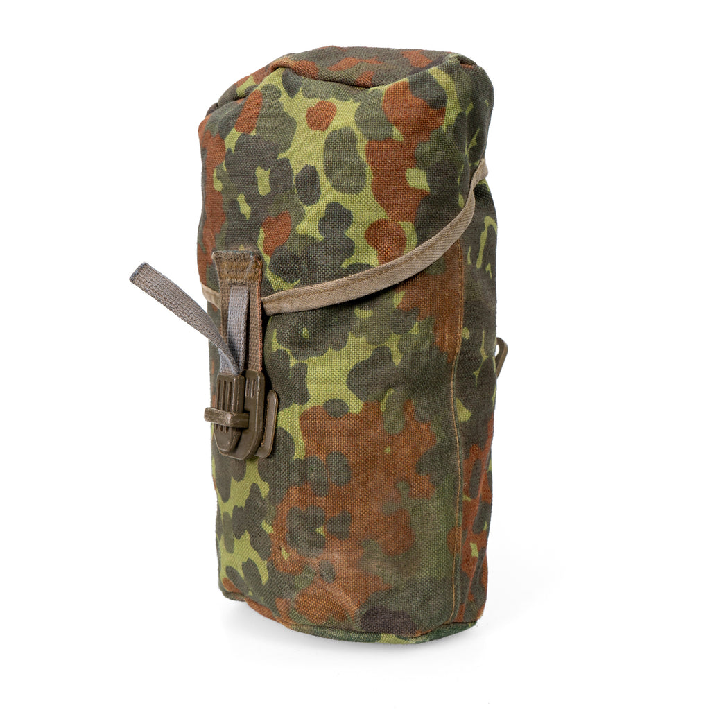 Angled side view of the robust Flecktarn camouflage canteen pouch showing the durable canvas construction and quick-release closure.