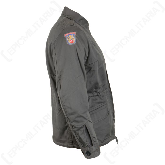 Right sleeve profile of Danish Army M71 Parka with shoulder emblem patch