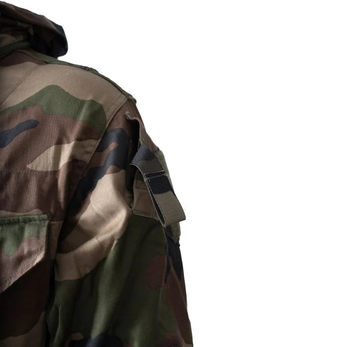 Close-up of zipper and pull tab on sleeve pocket of French Army FELIN T4 jacket