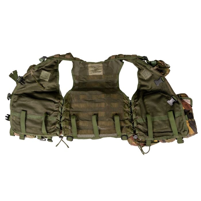 Internal zippered mesh chest pocket on Dutch Army modular assault vest