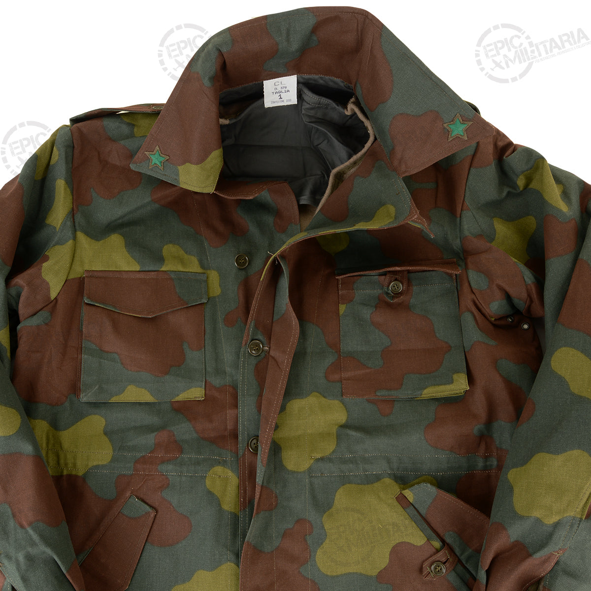 Close-up of the upper front featuring collar military stars and buttoned chest pockets.