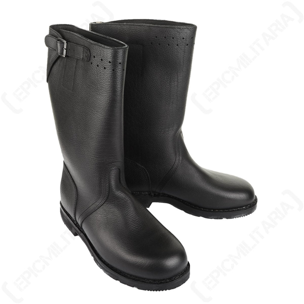 Pair of Bundesmarine short black leather jackboots with adjustable calf straps and metal buckles.