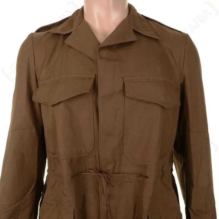 Close up of front upper closure on SADF Nutria Bush Jacket with chest pockets and waist drawstring