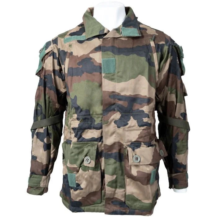 French Army FELIN T4 combat jacket in CCE woodland camouflage, front view on a mannequin