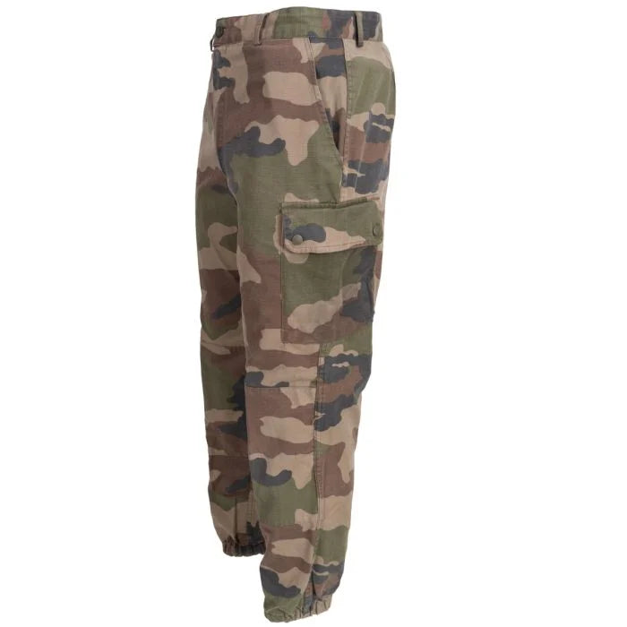 Side profile of French Army F2 combat trousers showing the thigh cargo pocket