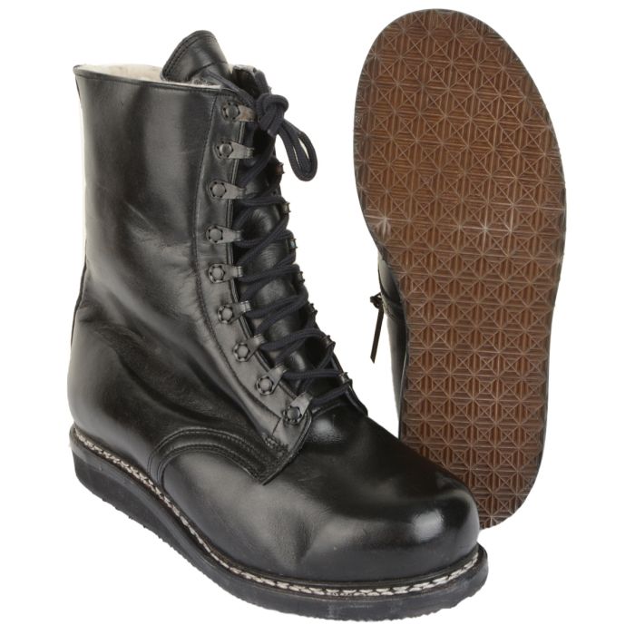 Front and sole view of Original German Winter Pilots Boots in black leather with diamond tread pattern