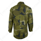 Rear view of Swedish Army M90 lightweight jacket displaying lower back poacher pocket