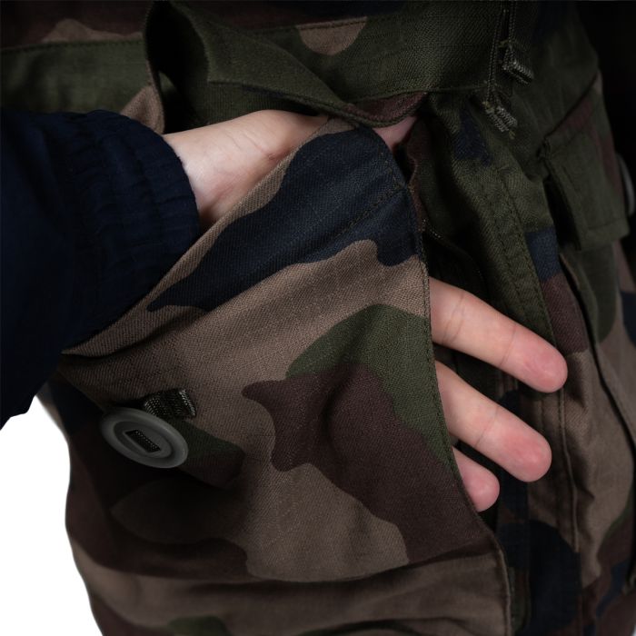 Dual-access rear lumbar poacher pocket on French Army FELIN T4 combat jacket