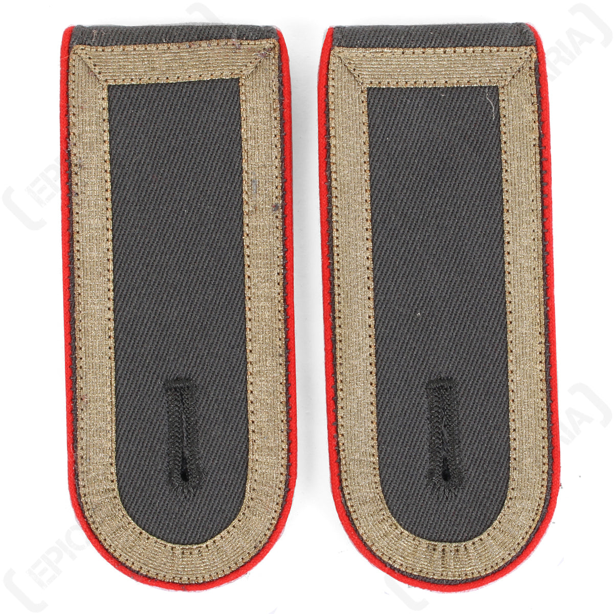 Front detail of German Bundeswehr Stabsunteroffizier shoulder boards showing red piping and tan military tresse.