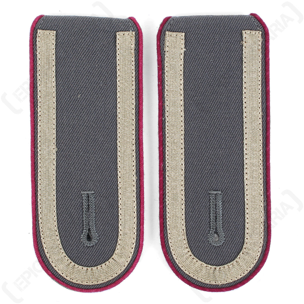 Pair of dark grey Bundeswehr Unteroffizier shoulder boards with magenta piping accents and woven grey trim.