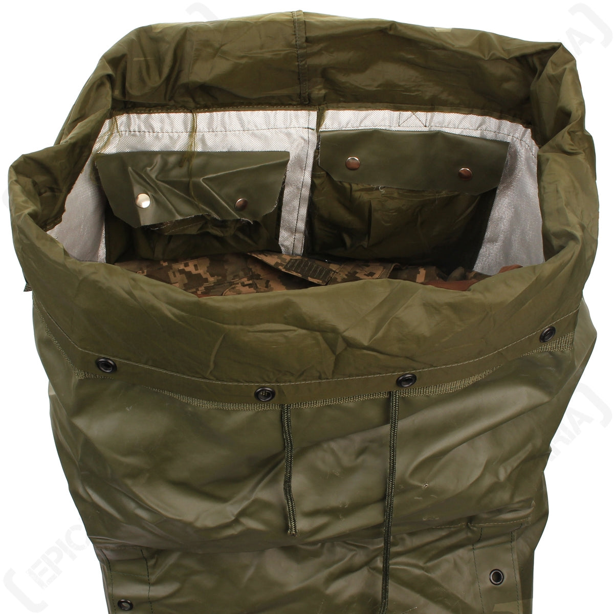 Internal view of the M85 duffle bag top compartment with two pocket flaps and secure metal snap buttons.