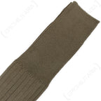 Detailed view of the smooth, non-ribbed upper section of the Italian Army coyote brown socks designed for comfort.