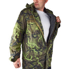 Close-up of the Czech M95 parka being unzipped, highlighting the heavy-duty metal zipper and insulated faux-fur interior.