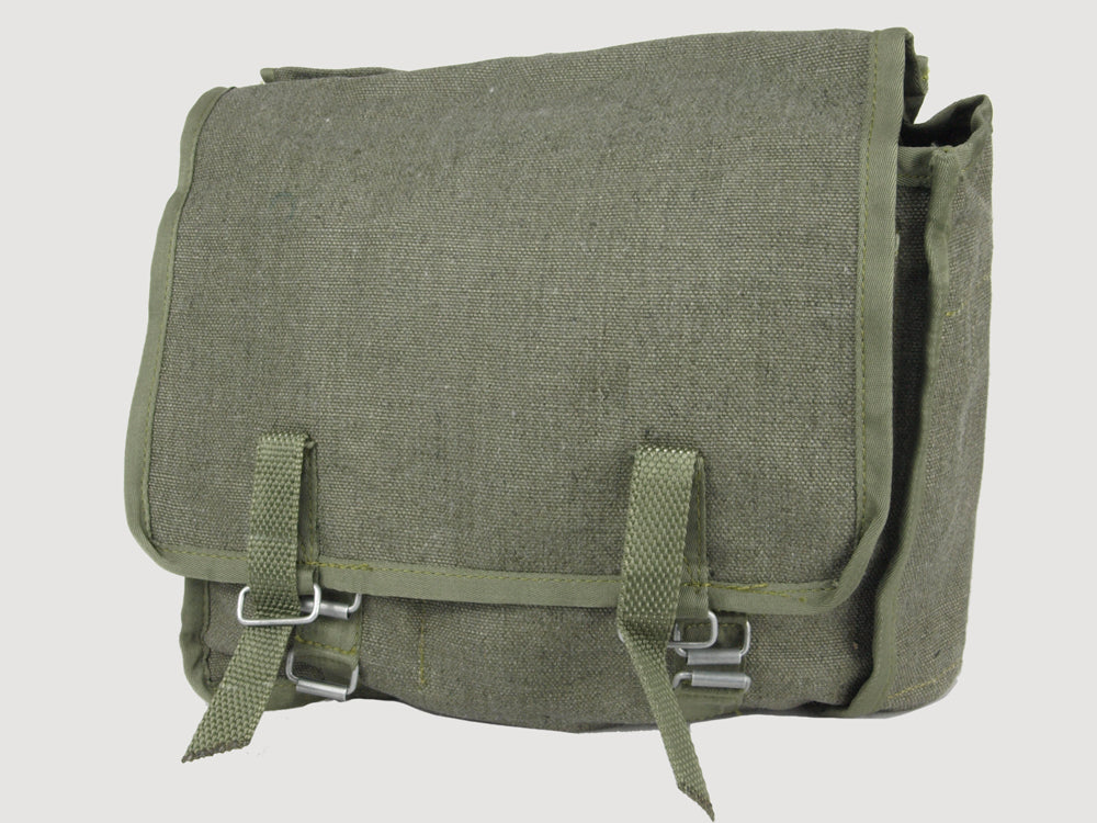 Unissued Polish Army canvas shoulder bag in olive green featuring dual buckle closures and heavy-duty fabric.