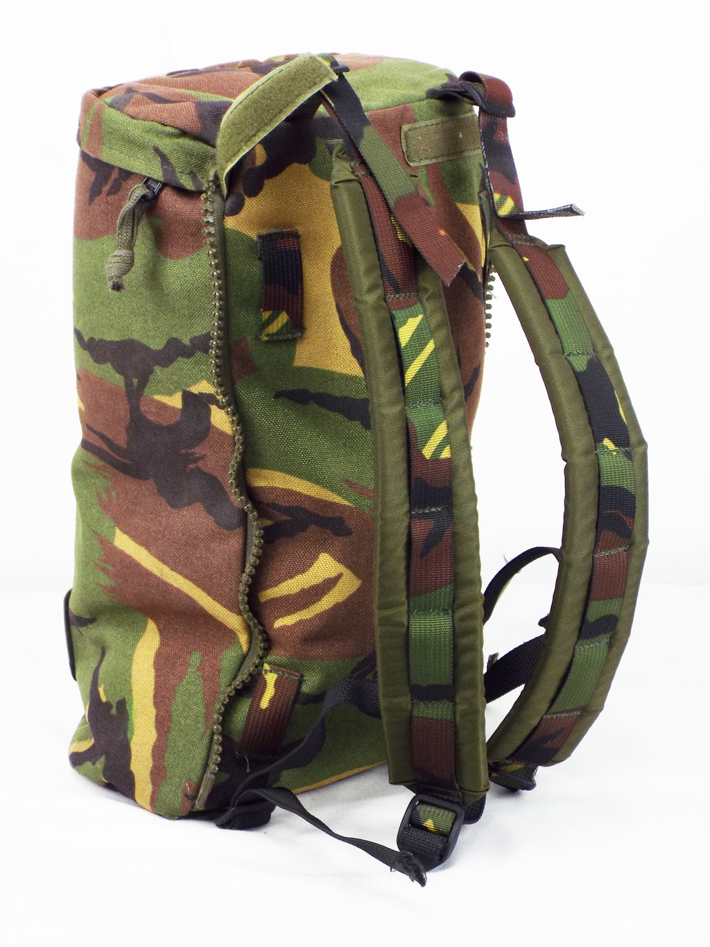 Side profile of a single Dutch army surplus side pocket with shoulder straps and durable heavy-duty zip.