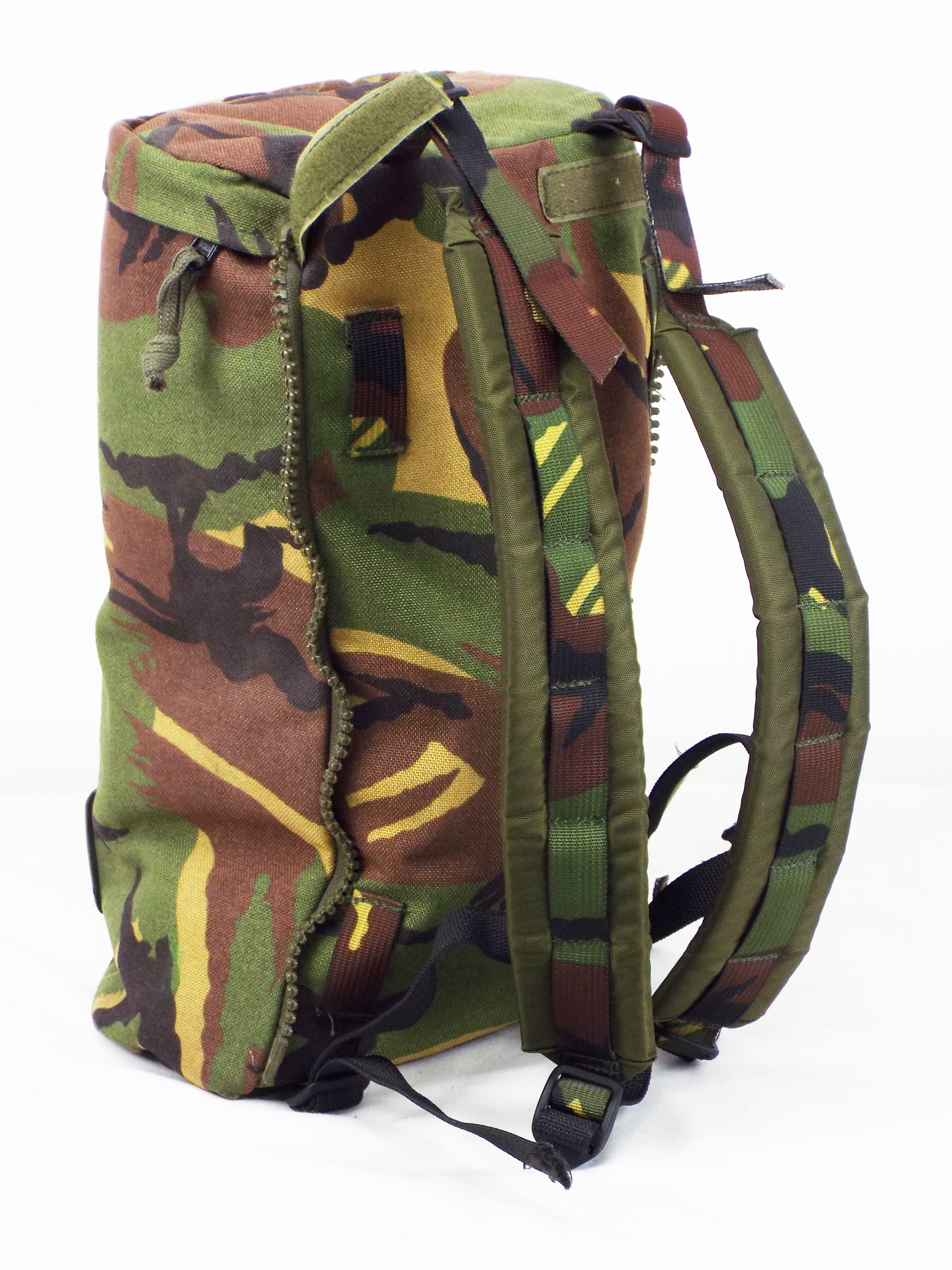 Side profile of a single Dutch army surplus side pocket with shoulder straps and durable heavy-duty zip.